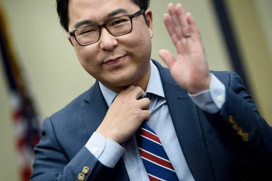 의사당 쓰레기 줍던 앤디 김 의원 '변화의 아이콘' 된 이유
