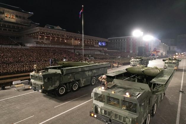 軍 "4.5톤 전술탄도탄 기만·거짓…1발 평양 북쪽 야지 떨어져"(종합)