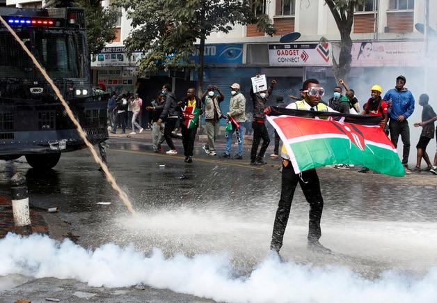 계란값, 전화비도 올린다니…Z세대 분노 케냐 시위 왜 일어났나